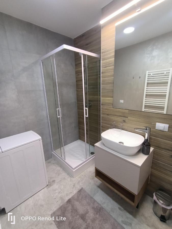 D&N Relax Apartment Braşov Buitenkant foto